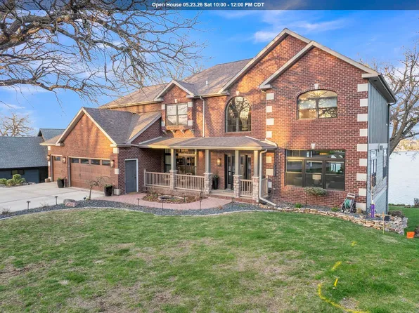 2221 Francis Sites Dr, Spirit Lake, IA 51360