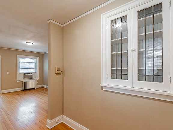5th image of 524 S 31st St APT 20
