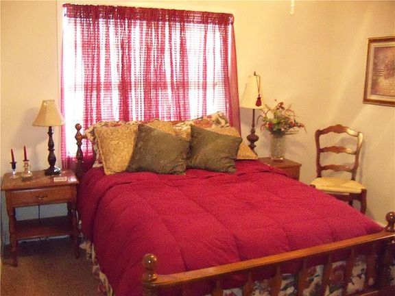 5th image of 6929 Clifden Dr