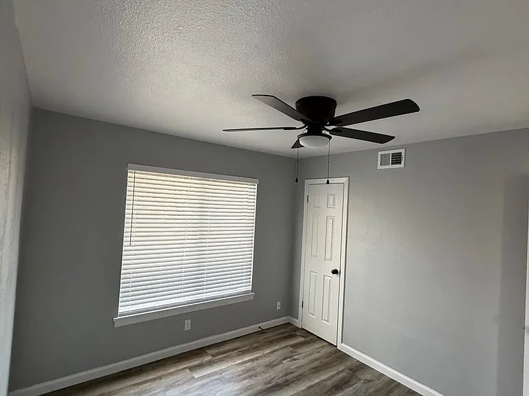12 Pershing Dr — Photo 24