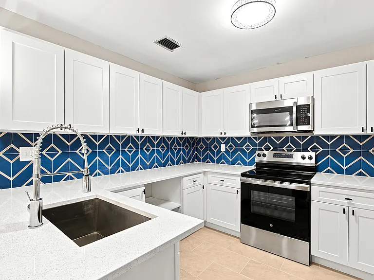 1704 Paine Ave — Photo 10