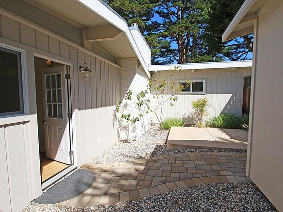 3rd image of 604 Club House Dr