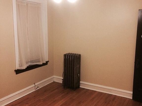 4th image of 5535 N Campbell Ave