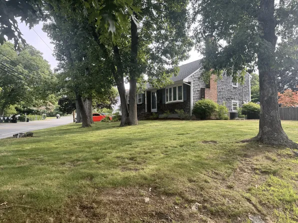 413 N Cary St, Brockton, MA 02302