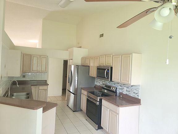 4th image of 119 Foxhall Ln
