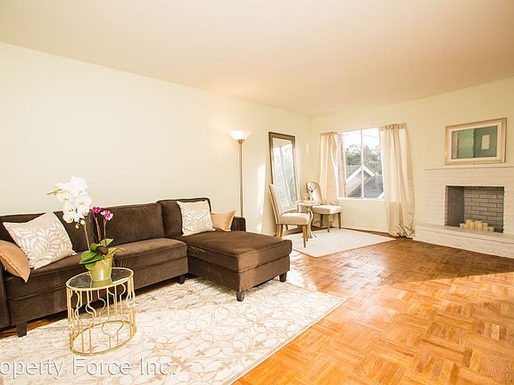 2nd image of 378 Surrey St