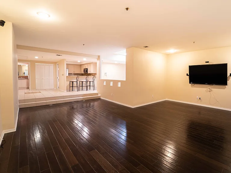 12011 Goshen Ave #202 — Photo 8