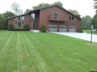 33 Circle Dr, Castleton, NY 12033