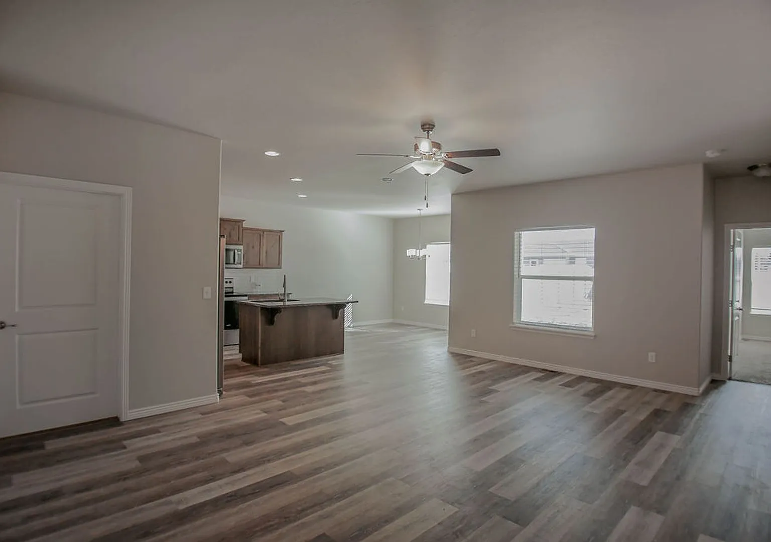 745 Shadowleaf — Photo 2