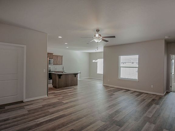 2nd image of 765 Shadowleaf Ave