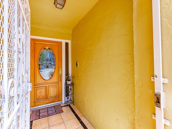 4th image of 646 Lisbon St #B
