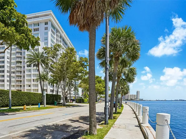 1420 Brickell Bay Dr APT 206D, Miami, FL 33131
