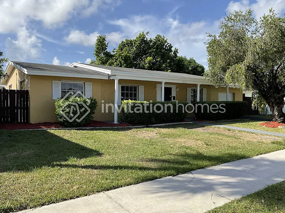 15755 SW 105th Ct