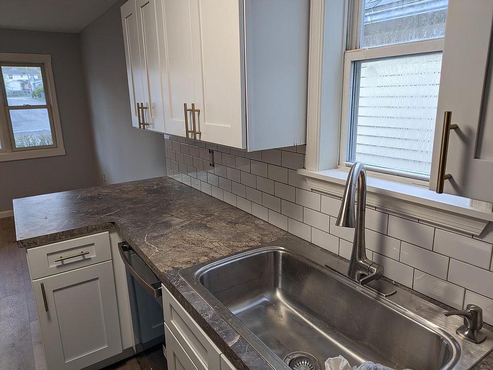 1st image of 118 Clarkson Ave