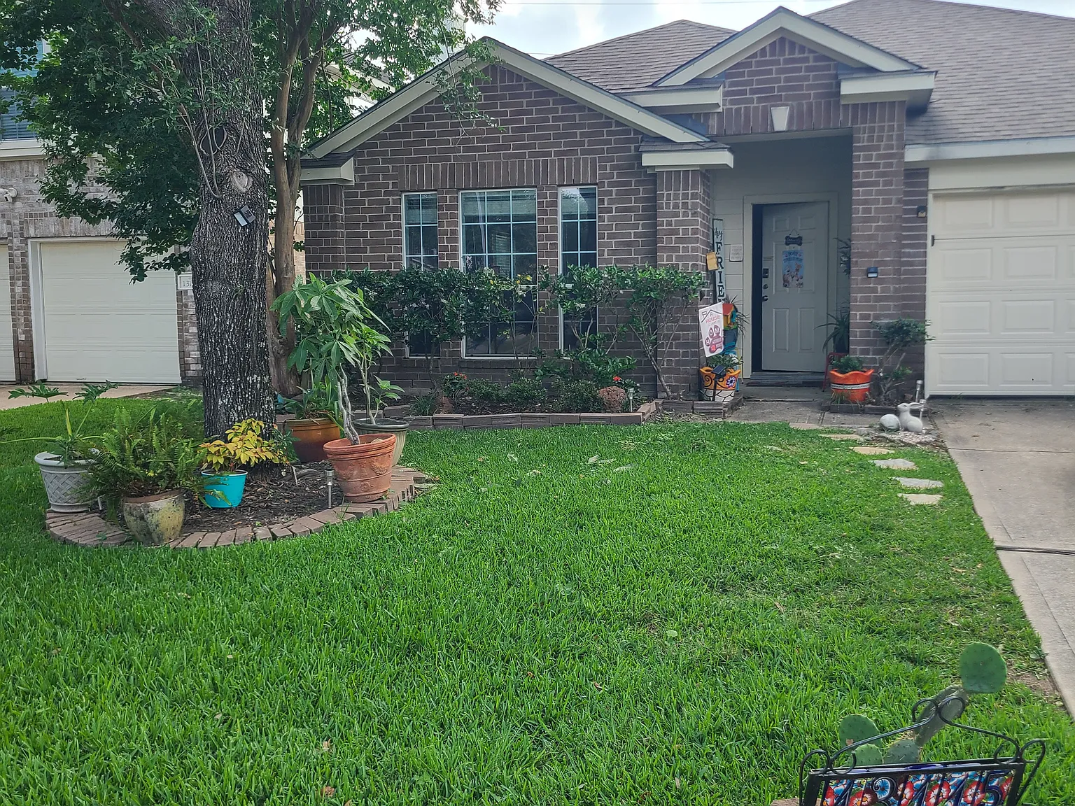 3 bed, 1969 sqft, $850 — Photo 1