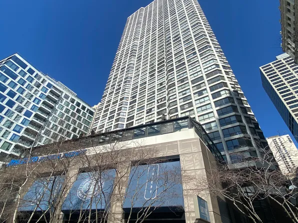 405 N Wabash Ave, Chicago, IL