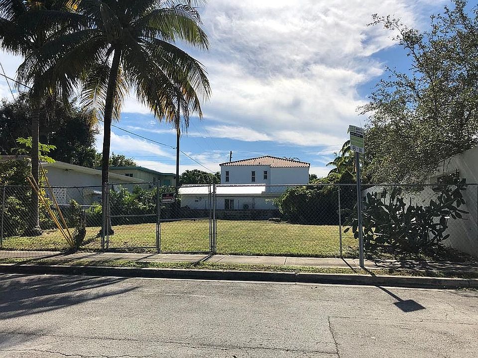 2nd image of 630 NE 62nd St
