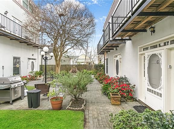 2nd image of 323 Morgan St #1D