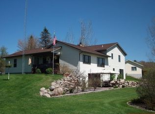 N3525 Stonefield Ct, Waupaca, WI 54981
