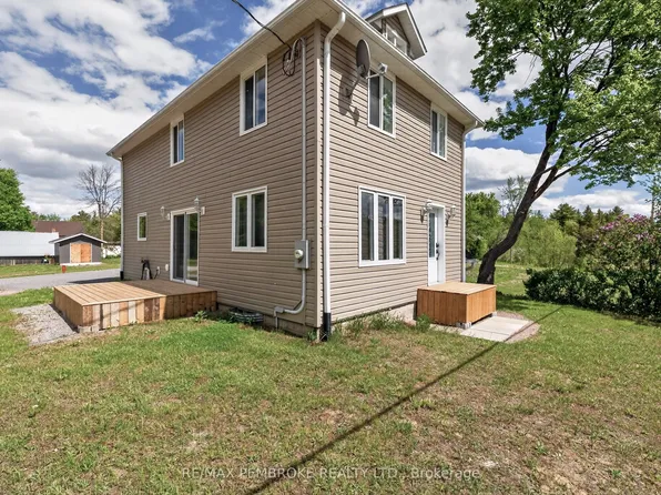 387 Sell Rd, North Algona Wilberforce, ON K8A 6W4