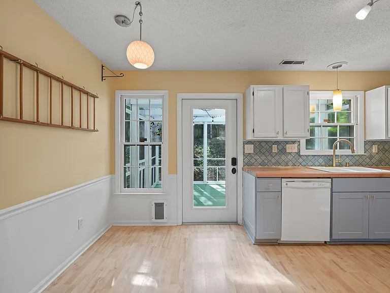 713 Cross Timbers Dr — Photo 17