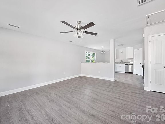 3rd image of 1505 Arden Ave