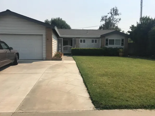 10 Redwood Dr, Woodland, CA 95695