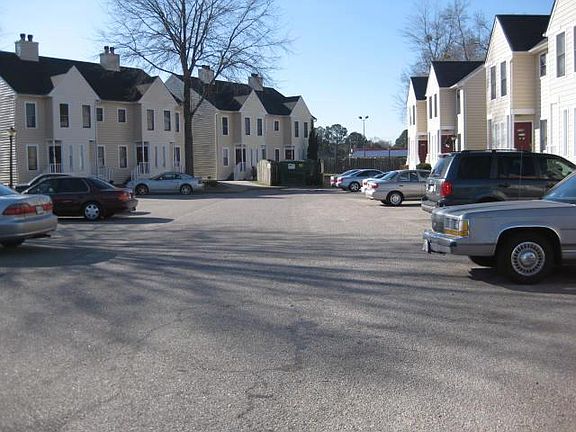 5th image of 2044 Elmhurst Ln