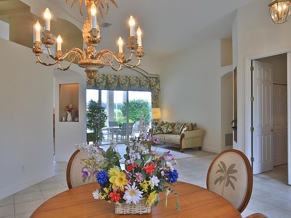 5th image of 1045 Hampstead Ln