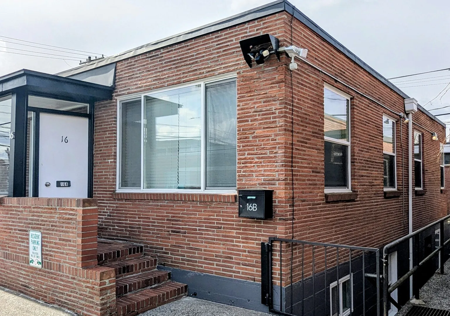 2 bed, 800 sqft, $1,200 — Photo 1