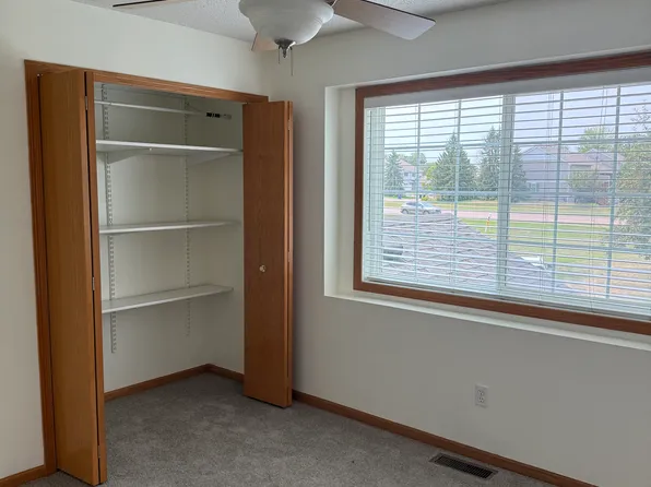 15758 Flackwood Trl, Apple Valley, MN 55124