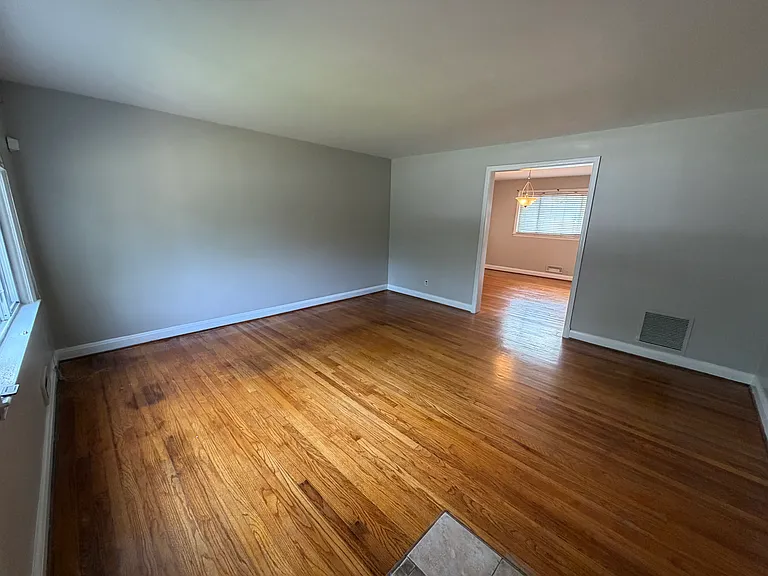 1506 N Forest Park Ave — Photo 2