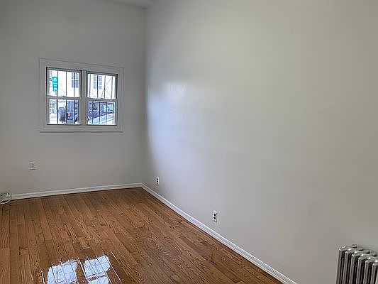 5th image of 235 Leonard St Unit 1F