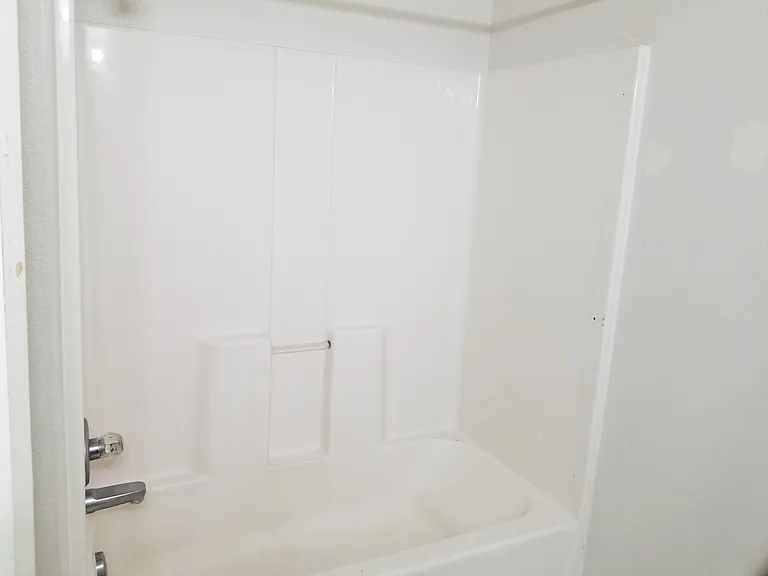 2 bed, 1.0 bath, $1,350 — Photo 9