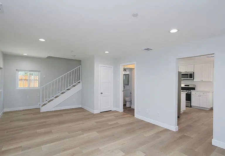 4360 Ocean View Blvd #A — Photo 8