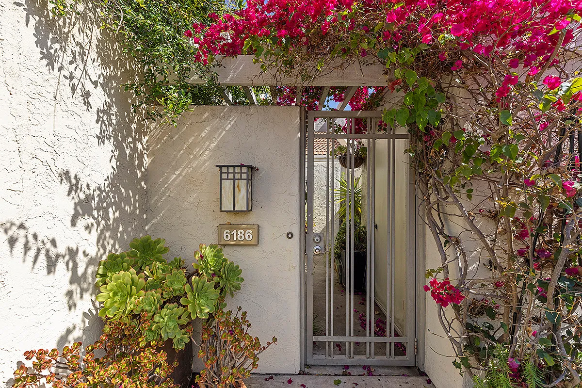 2 bed, 1366 sqft, $3,750 — Photo 4