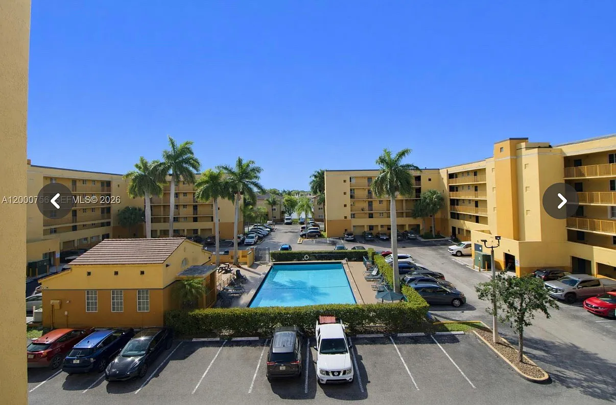 2 bed, 912 sqft, $2,450 — Photo 3
