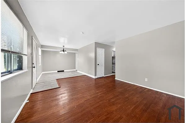 Building Photo - 534 Alcove Ave