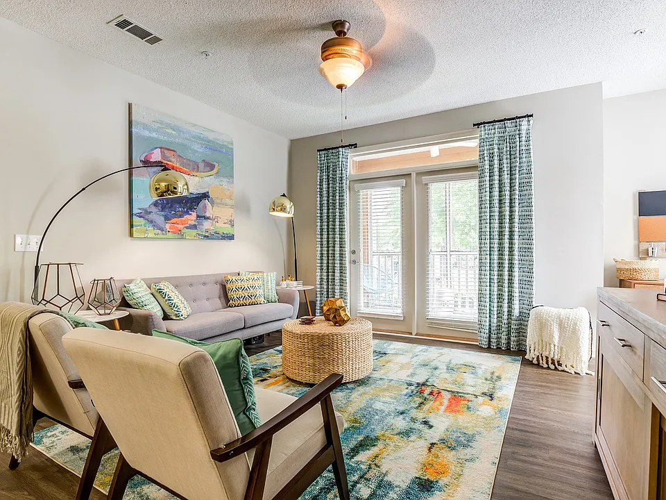 Avana Long Point