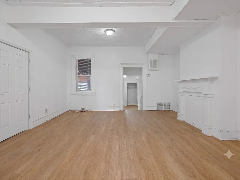 2204 E Carson St — Photo 6