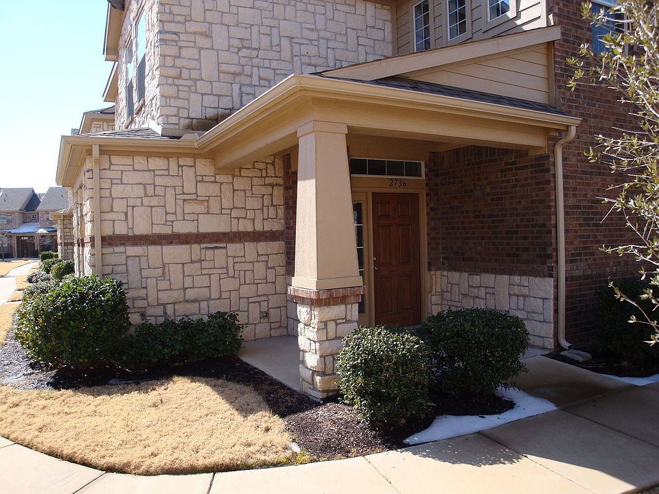1st image of 2736 Hyde Park Dr