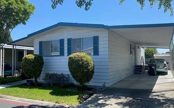 2nd image of 1050 Borregas Ave #106