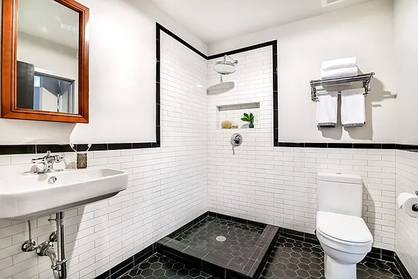 Rented by Compass | media 32