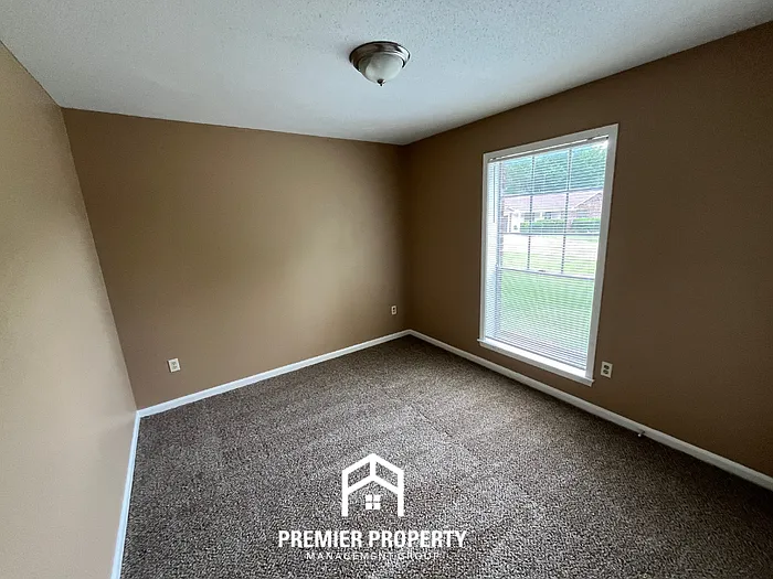 2049 Pennel Cv — Photo 17
