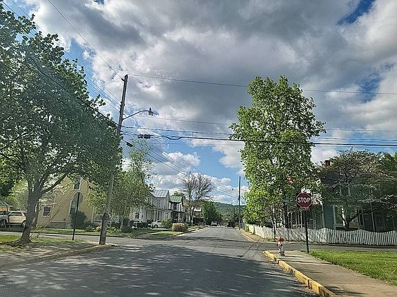 4th image of 237 Blue Ridge Ave