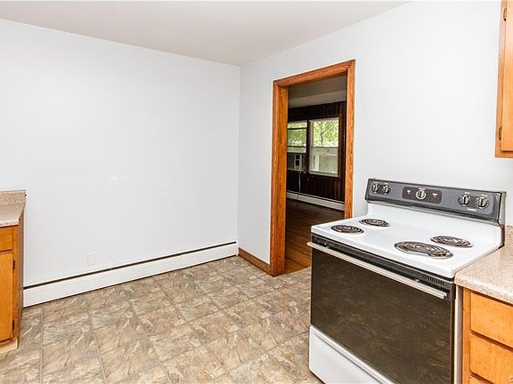 4th image of 1303 Stewart Ave