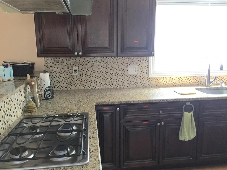 11 Charlotte Pl — Photo 9