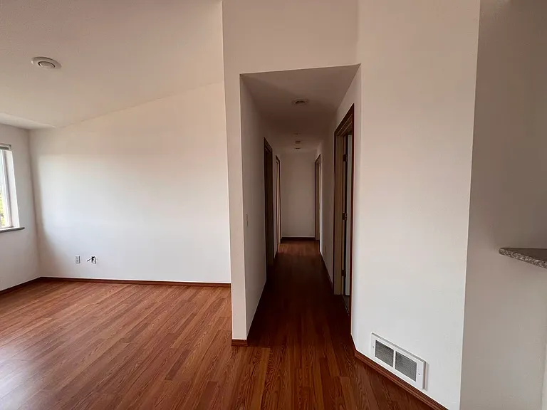 1160 Monroe Ave NE #D6 — Photo 7