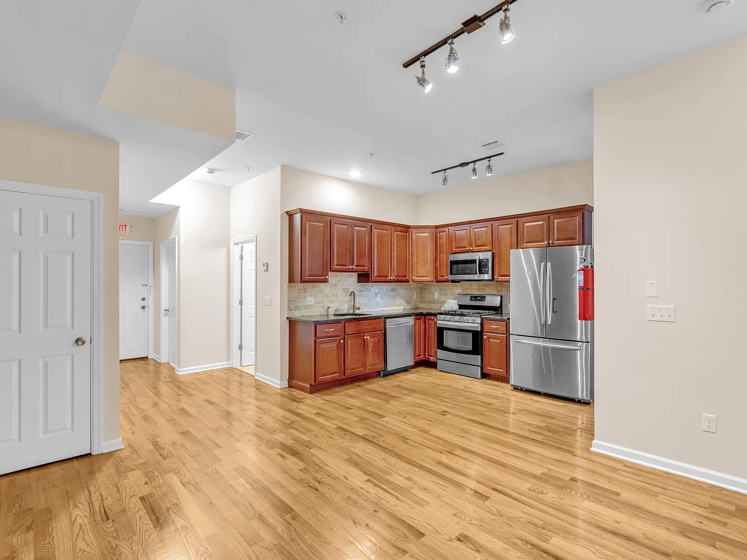 2 bed, $2,200 — Photo 3