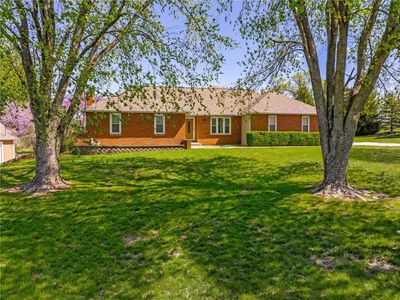 9015 Craig Dr, De Soto, KS, 66018